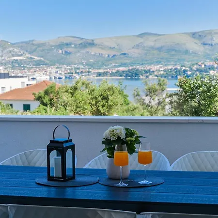 公寓 Megy 特罗吉尔