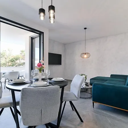 Megy Apartment *