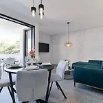 Megy Apartment *