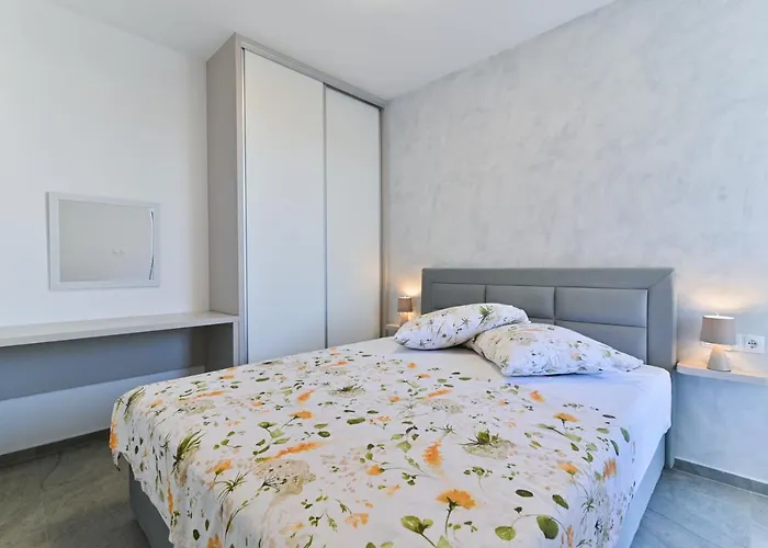 Апартаменти Megy *